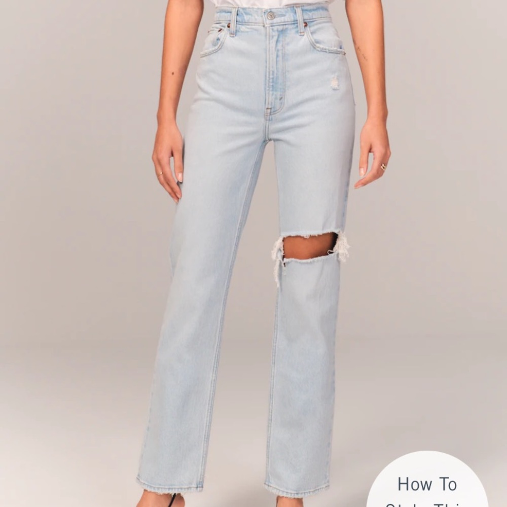 NWT Abercrombie & Fitch 90s Ultra High Rise Straight Jeans. 31L.
